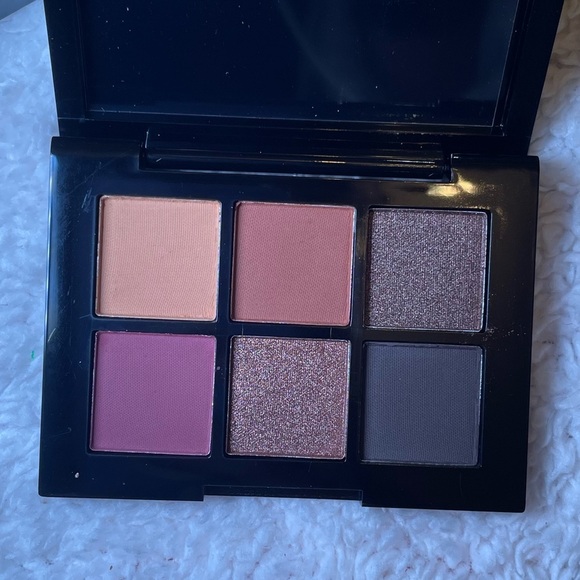 Eyeshadow Palette in Regal - Picture 3 of 5